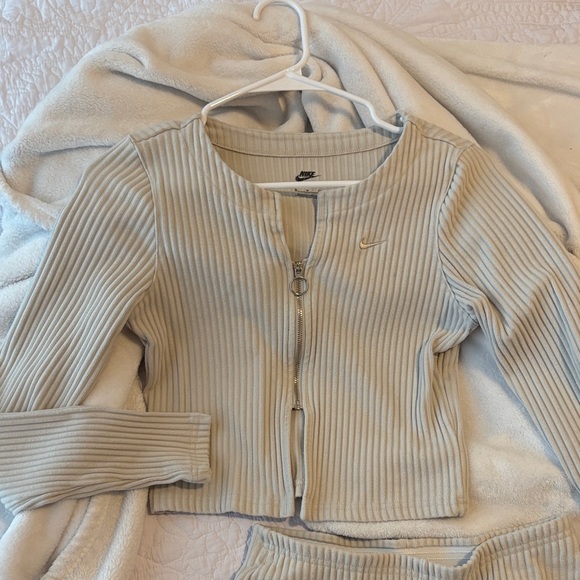 Nike Women's Beige Ribbed Zip-Up Cardigan - Picture 1 of 6